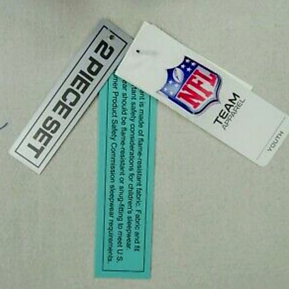 BUFFALO BILLS NFL TEAM APPAREL YOUTH HOLIDAY 2 PIECE PJ SET - Picture 2 of 5